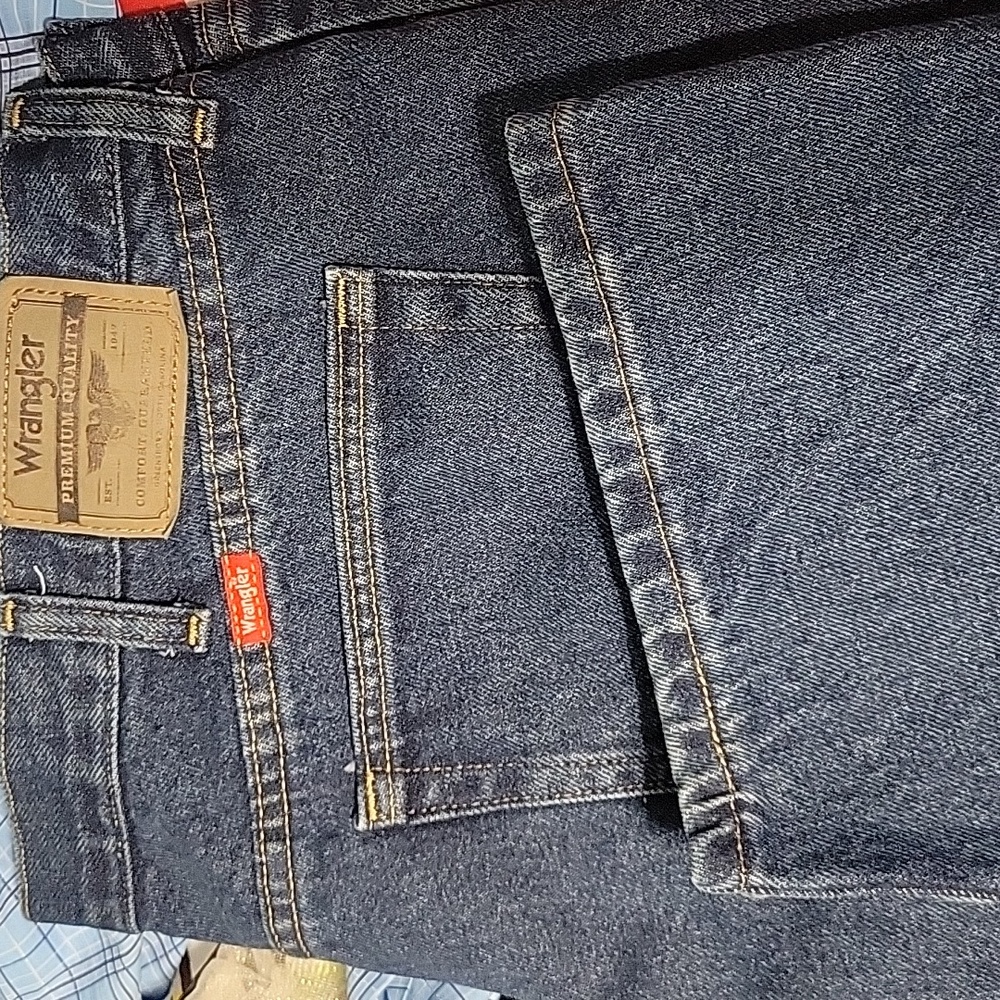 WRANGLER Dark Wash Denim Blue Jeans, waist 44